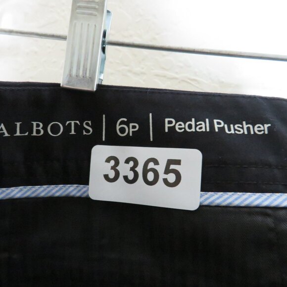 Talbots* Women's Pedal Pusher-Length Slim-Leg Sits at Waist Capris Pants~Size 6P - Picture 2 of 11